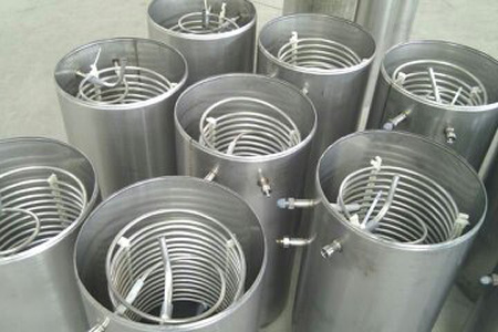 空氣能熱水器是外置盤管好還是內置盤管好？